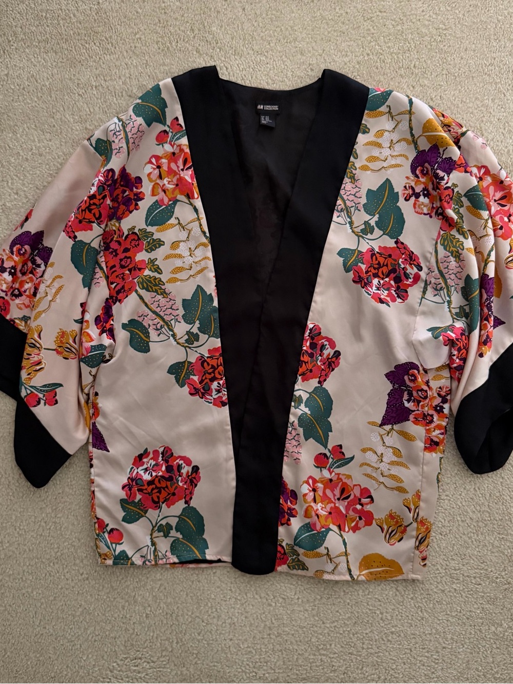 H&M floral kimono top - size XS/S
